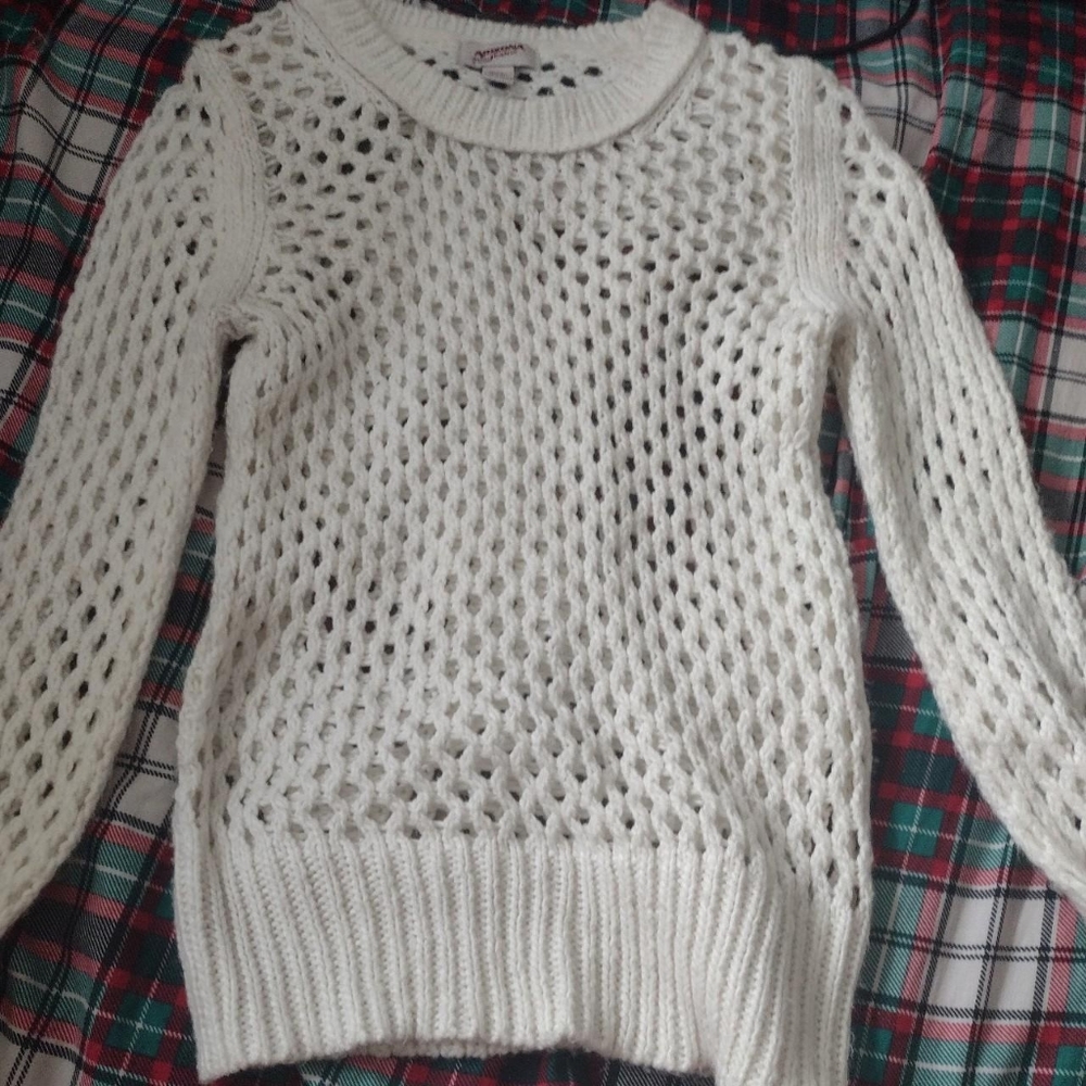 White knit top